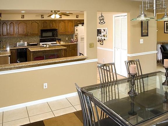 Dining room into kitchen