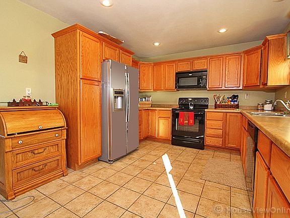 3rd image of 690 Oak Meadow Dr