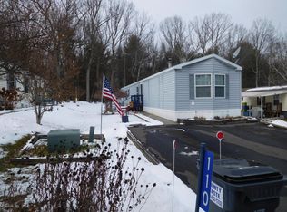 110 Deer Park Dr, Stroudsburg, PA 18360