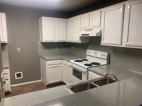 2nd image of 9917 Plainfield Dr