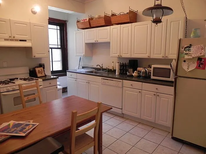326 S 42nd St — Photo 3