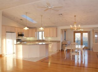 43 Greentree Ln #1, Revere, MA 02151