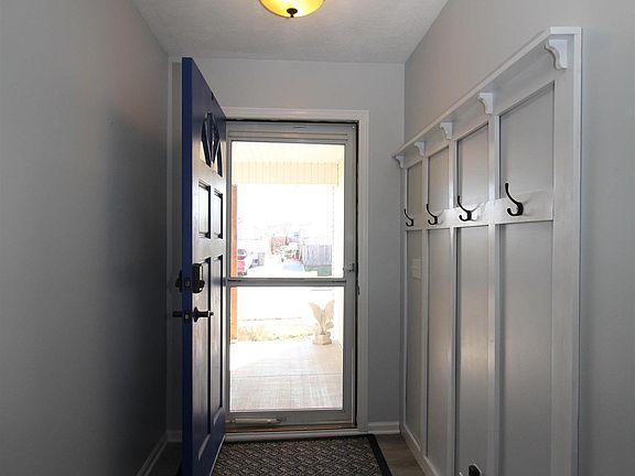 4th image of 4240 W Huntington Ave