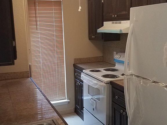 5th image of 1216 Vista De Oro Dr APT D