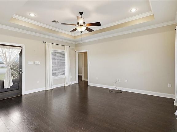 4th image of 310 Marle Loop