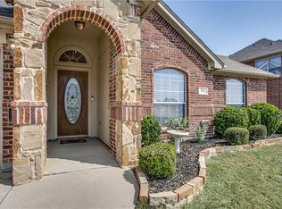 913 Azalea Ct, Burleson, TX 76028