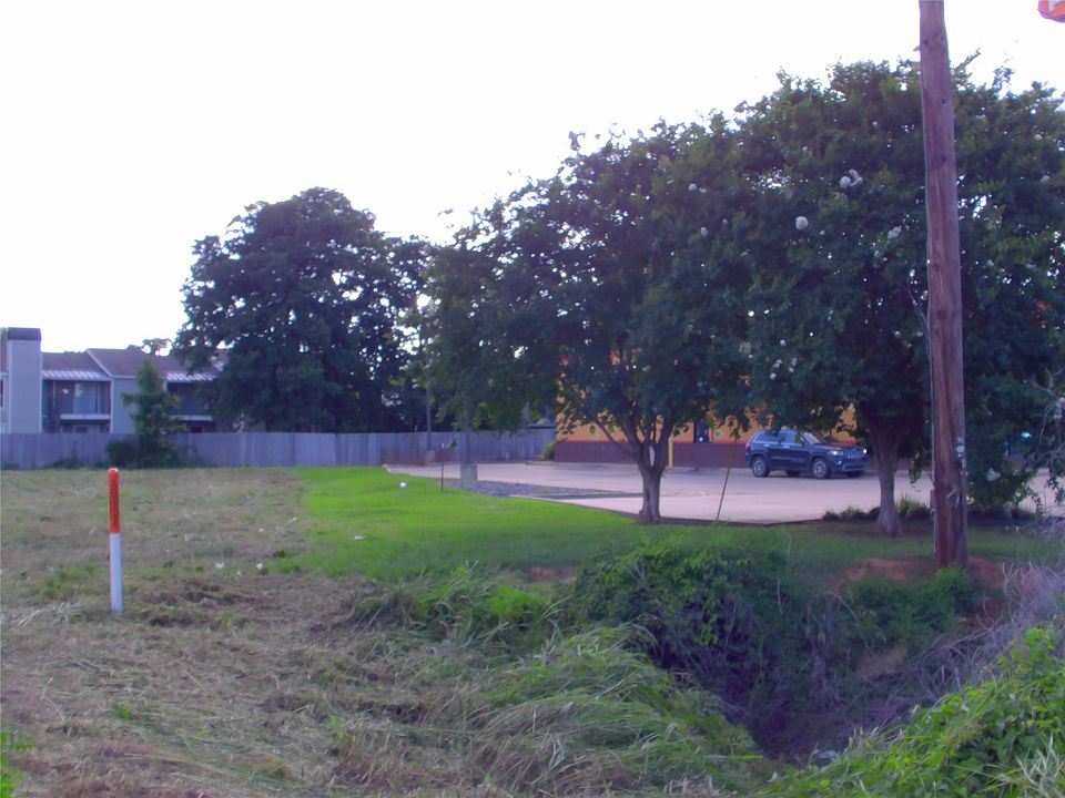 2nd image of 8660 Youree Dr