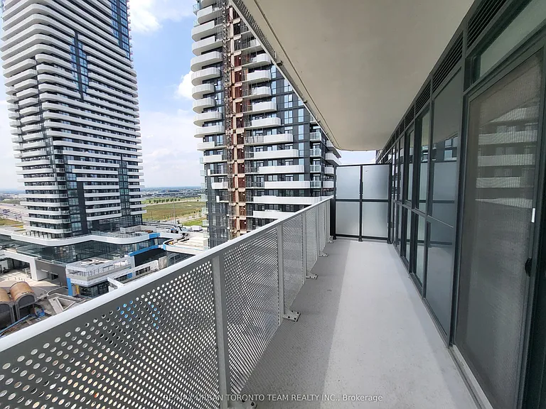 28 Interchange Way #1202 — Photo 13