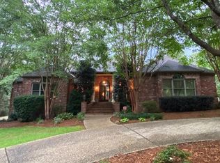 110 Lake Shore Dr, Hattiesburg, MS 39402