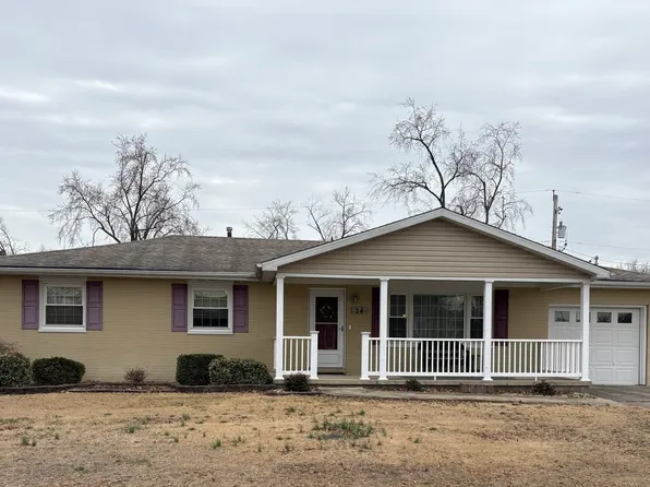 24 Cessna Dr, Centralia, IL 62801