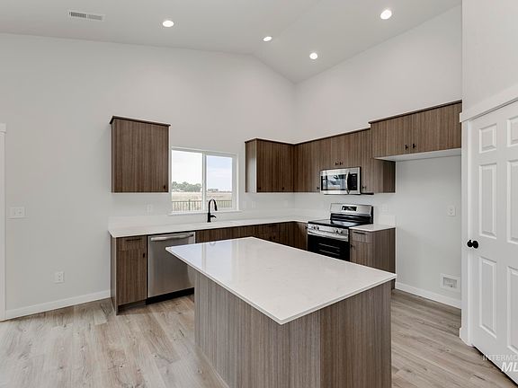 4th image of 18119 N Lion Head Ave