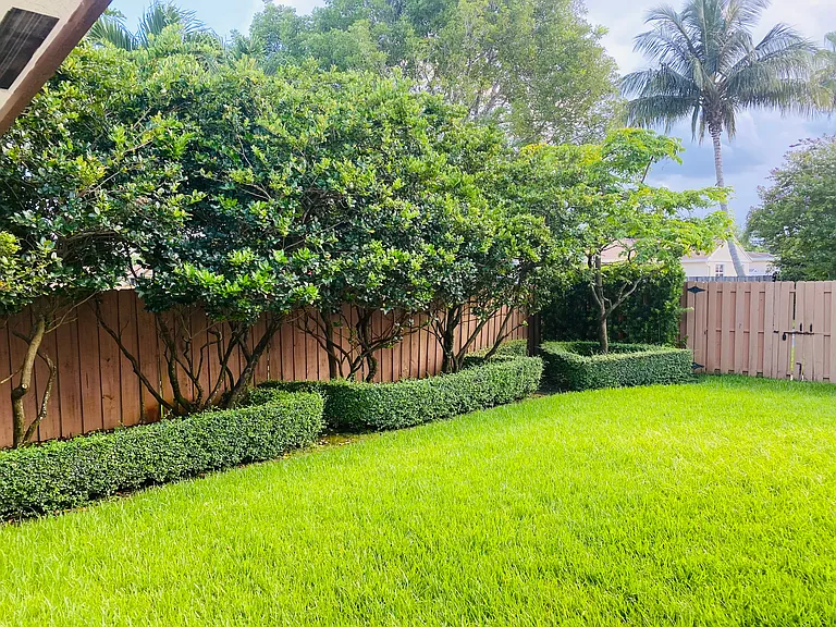 11798 SW 51st Ct — Photo 30