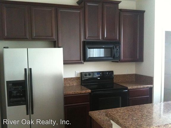 3rd image of 3710 Creswick Cir #H