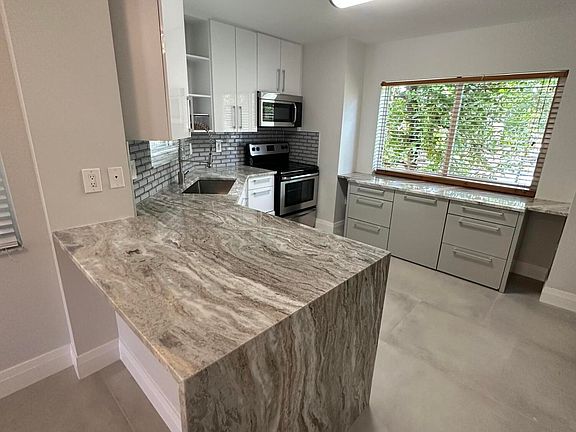 3rd image of 500 Scotia Drive #201
