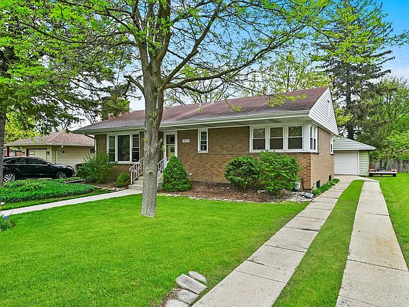 3rd image of 18605 Ashland Ave