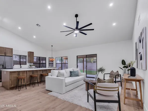 1142 E ENCINAS Avenue, Gilbert, AZ 85234