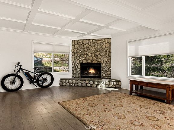 3rd image of 971 Nadelhorn Dr