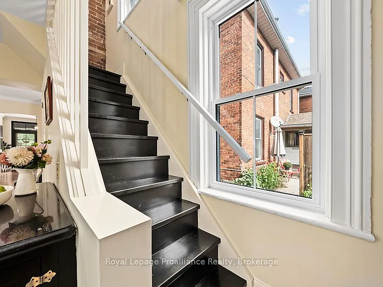 7 Forin St — Photo 37