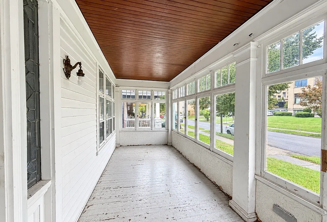 4 bed, 1868 sqft, $2,200 — Photo 3