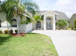 2051 Timberline Dr, Naples, FL 34109