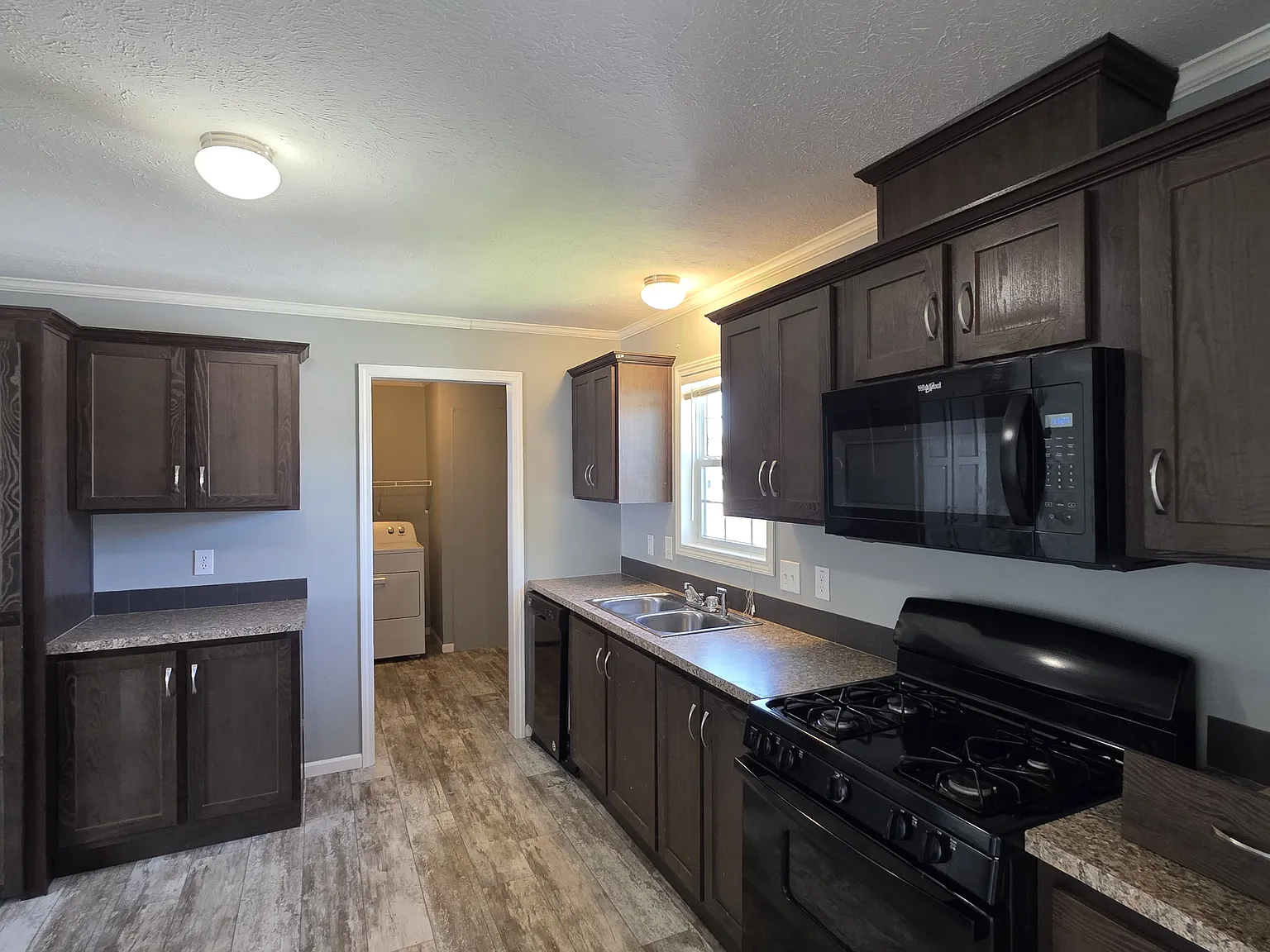 3 bed, 1680 sqft, $1,399 — Photo 3