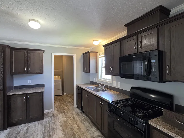 377 Nuttal Br #377B — Photo 3