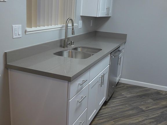 4th image of 19 Coleman Pl