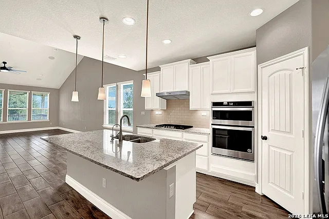 4 bed, 3.5 bath, 2547 sqft, $2,500 — Photo 3