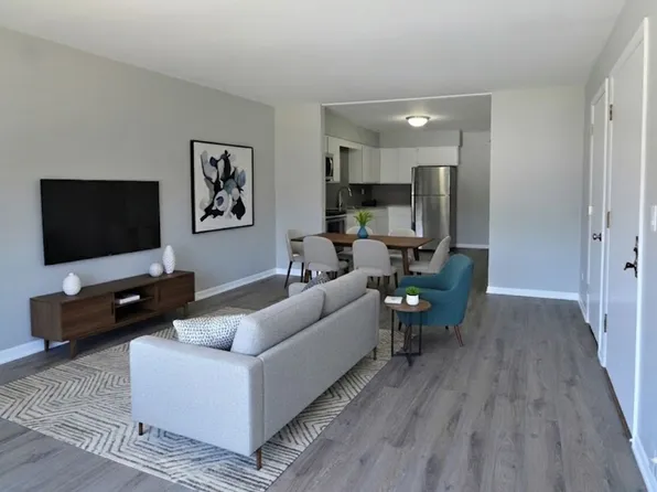 2619 Northfield Ave APT B, Waukegan, IL 60085