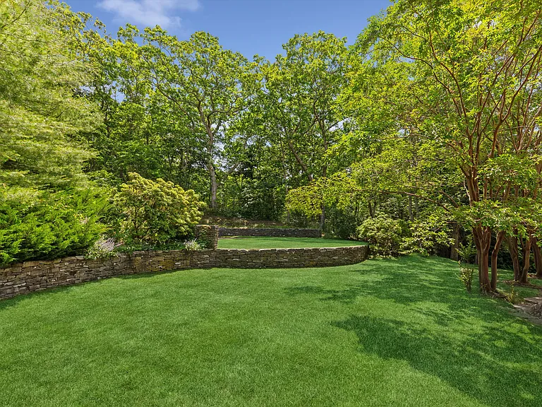 28 Pepperidge Ln — Photo 18