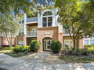1509 N Point Dr APT 302, Reston, VA 20194
