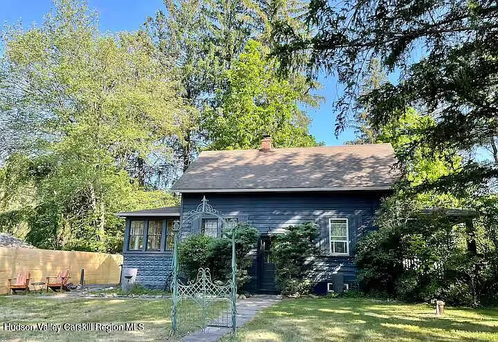 2 bed, 1.0 bath, 1200 sqft, $4,200 — Photo 2