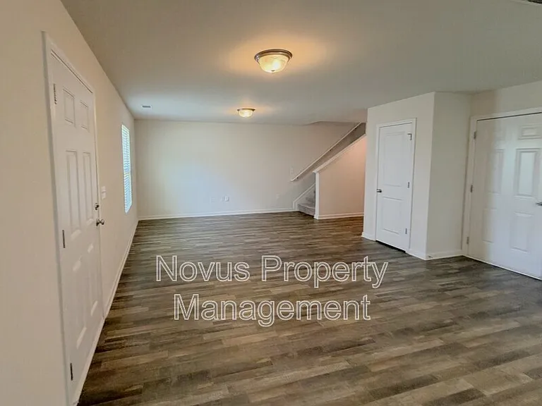 506 Amelia Ct — Photo 3