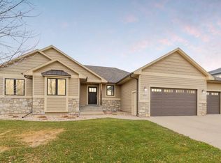 1404 W Wicklow Ln, Sioux Falls, SD 57108