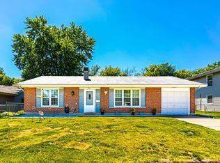 1490 N Oakmont Rd, Hoffman Estates, IL 60169