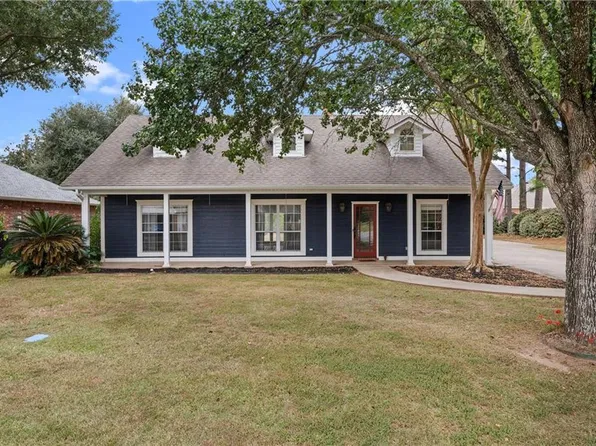 711 Whitfield Dr, Natchitoches, LA 71457