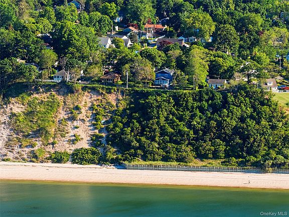 5th image of 120 Soundview Drive