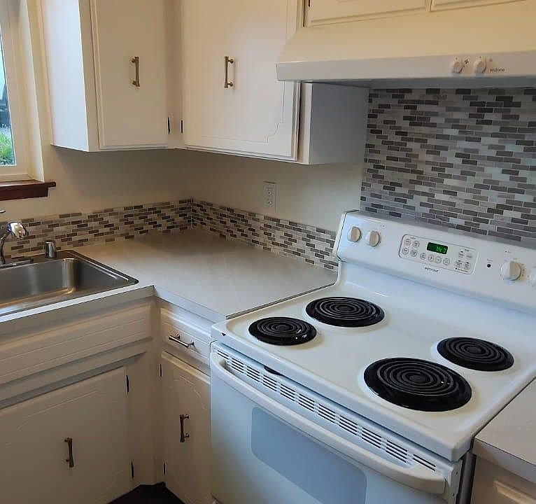 1st image of 1203 11th Ave SE #A