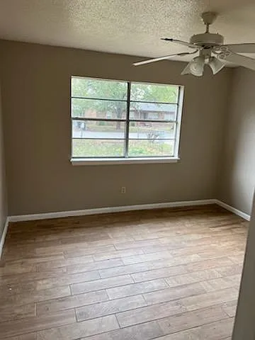 3 bed, 1110 sqft, $1,250 — Photo 2