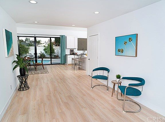 4th image of 5960 Jamieson Ave