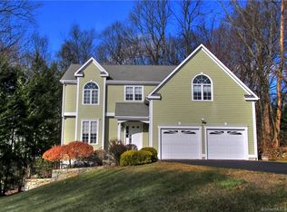 4 Caldron Dr, Trumbull, CT 06611