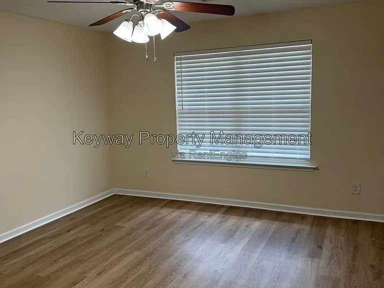 615 Goodale Ln — Photo 5