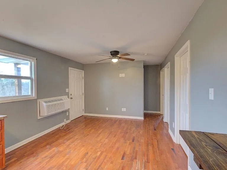 325 Rock Quarry Rd — Photo 5