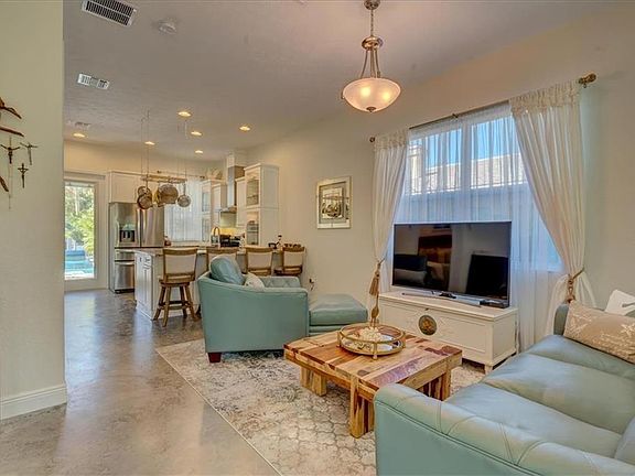 3rd image of 410 Park Blvd