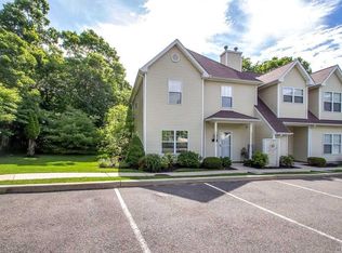 1 Daremy Cir, Medford, NY 11763