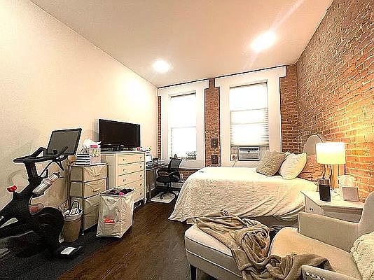 5th image of 120 W 25th St APT 2W