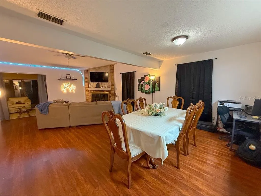 3 bed, 2.0 bath, 1520 sqft, $1,850 — Photo 3