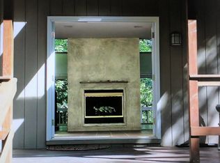 546 Whippoorwill Dr, Bushkill, PA 18324