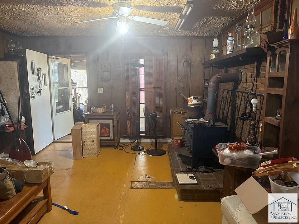 2nd image of 335 Deer Trail Rd