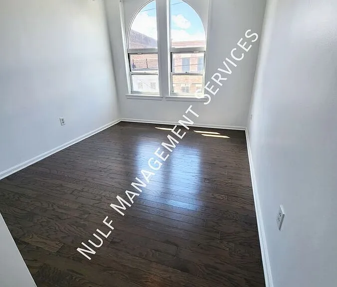 5170 Butler St #3 — Photo 2